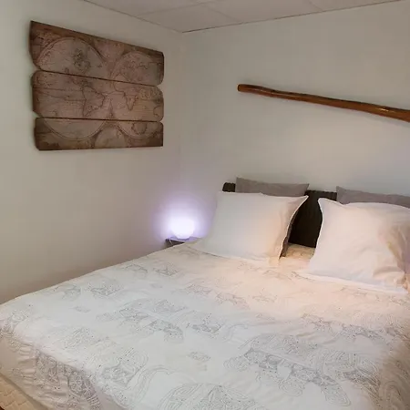 ベッド・アンド・ブレックファスト Au Jardin Fleuri