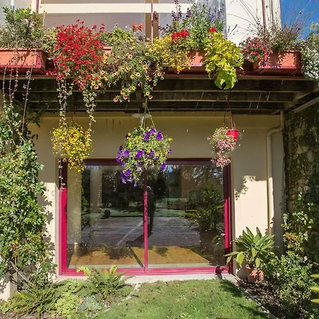 ベッド・アンド・ブレックファスト Au Jardin Fleuri