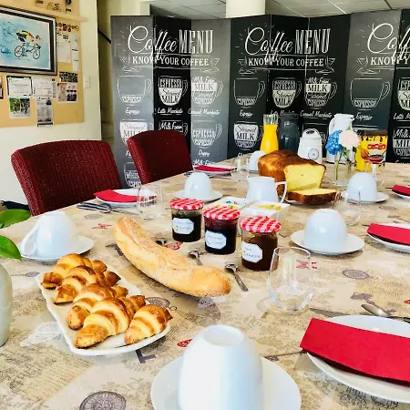 ベッド・アンド・ブレックファスト Au Jardin Fleuri Les Châtelliers-Châteaumur